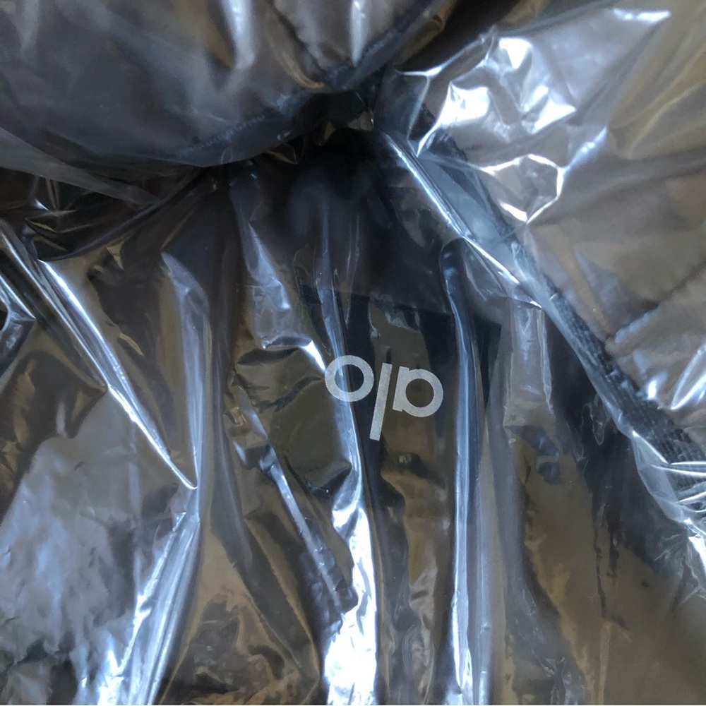 Alo Yoga Aspen Love Puffer Jacket Espresso Medium - Picture 5 of 5